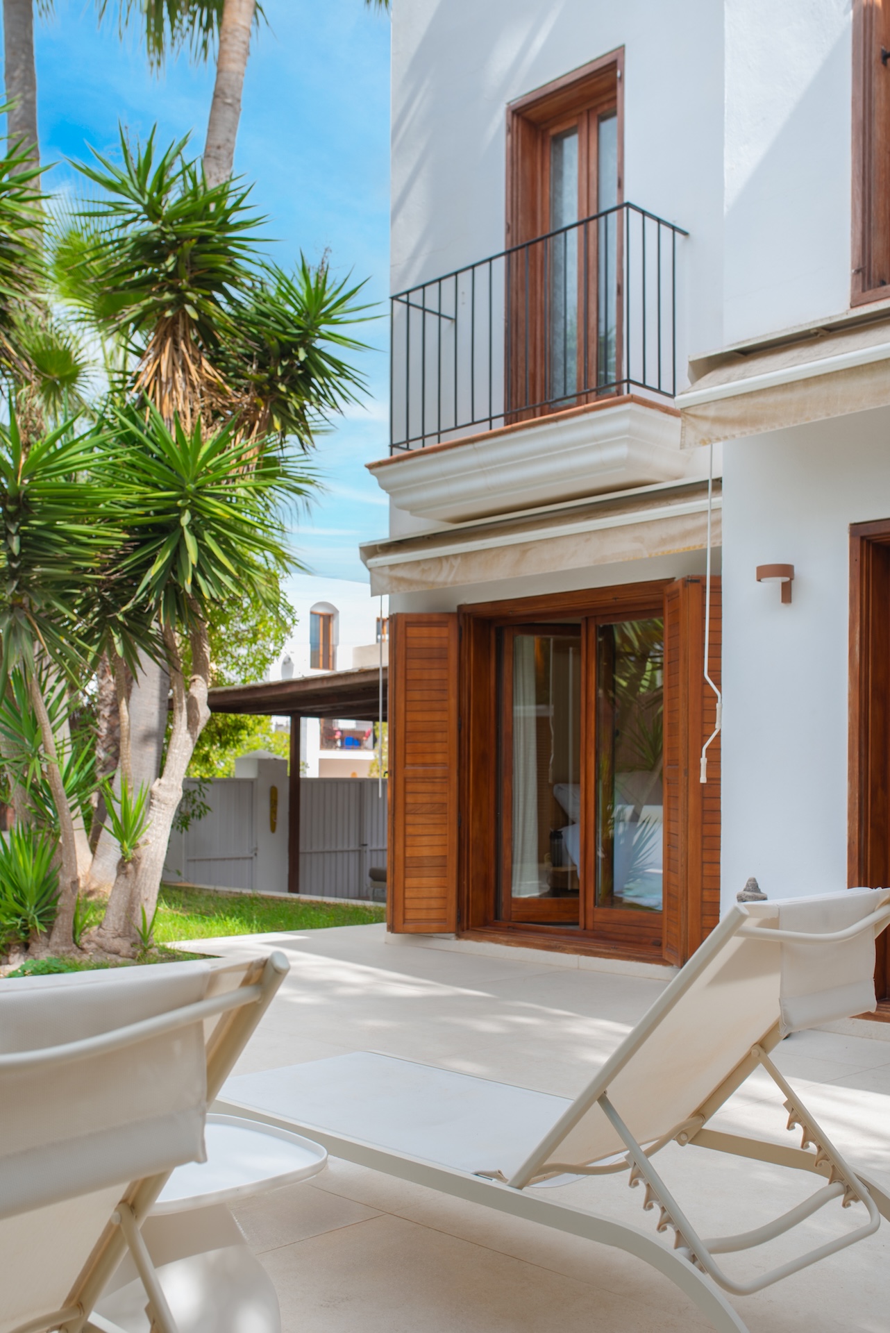 Resa estates Ibiza for sale te koop appartement Santa Gertrudis exterior social media .jpg